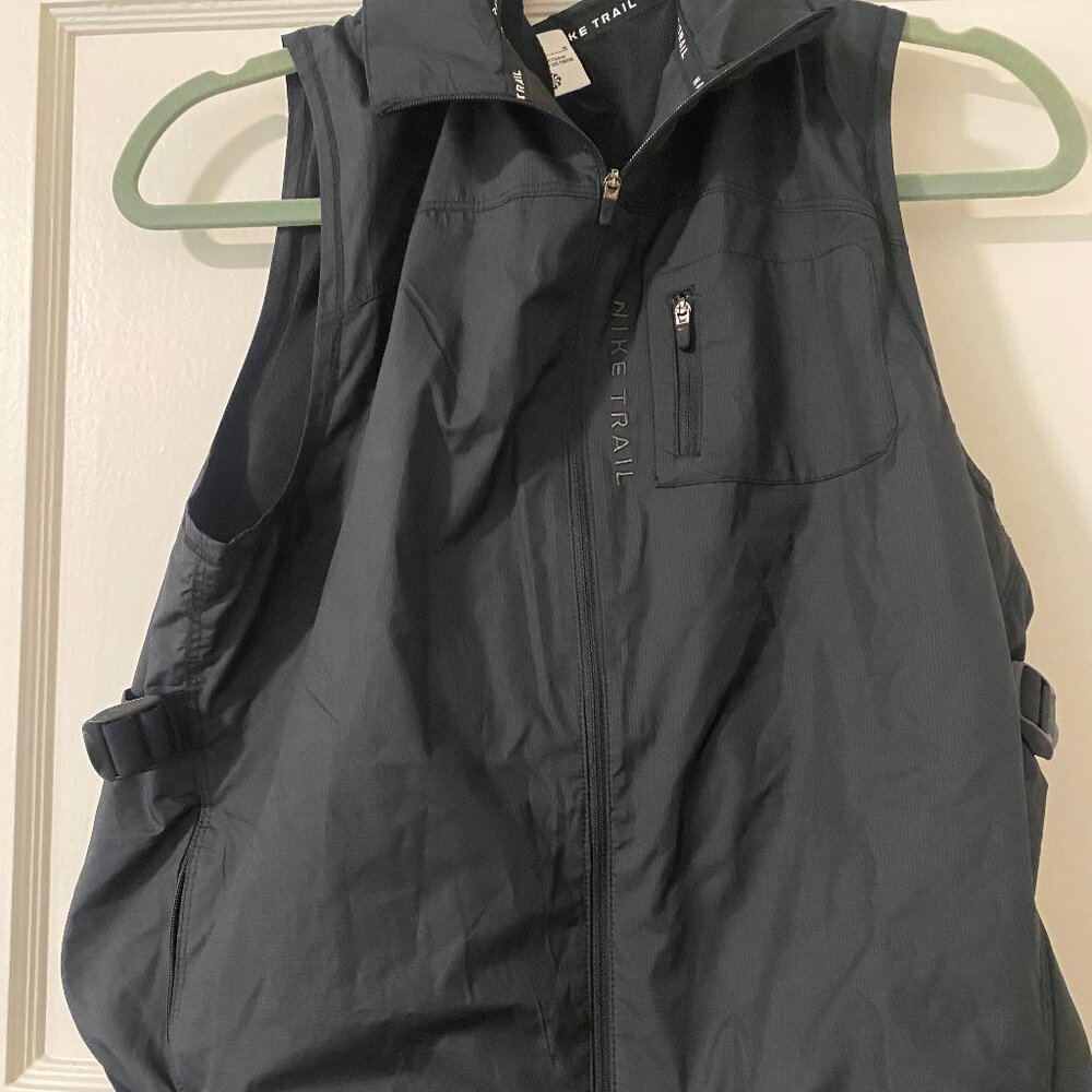 Nike trail vest - medium